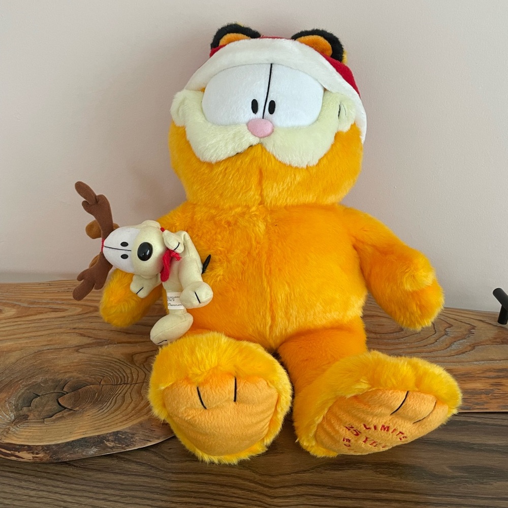 Christmas Garfield & Odie Macy's Limited Edition 25 Years Plush  18”
